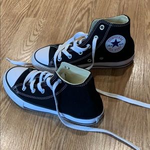 Black hi top converse